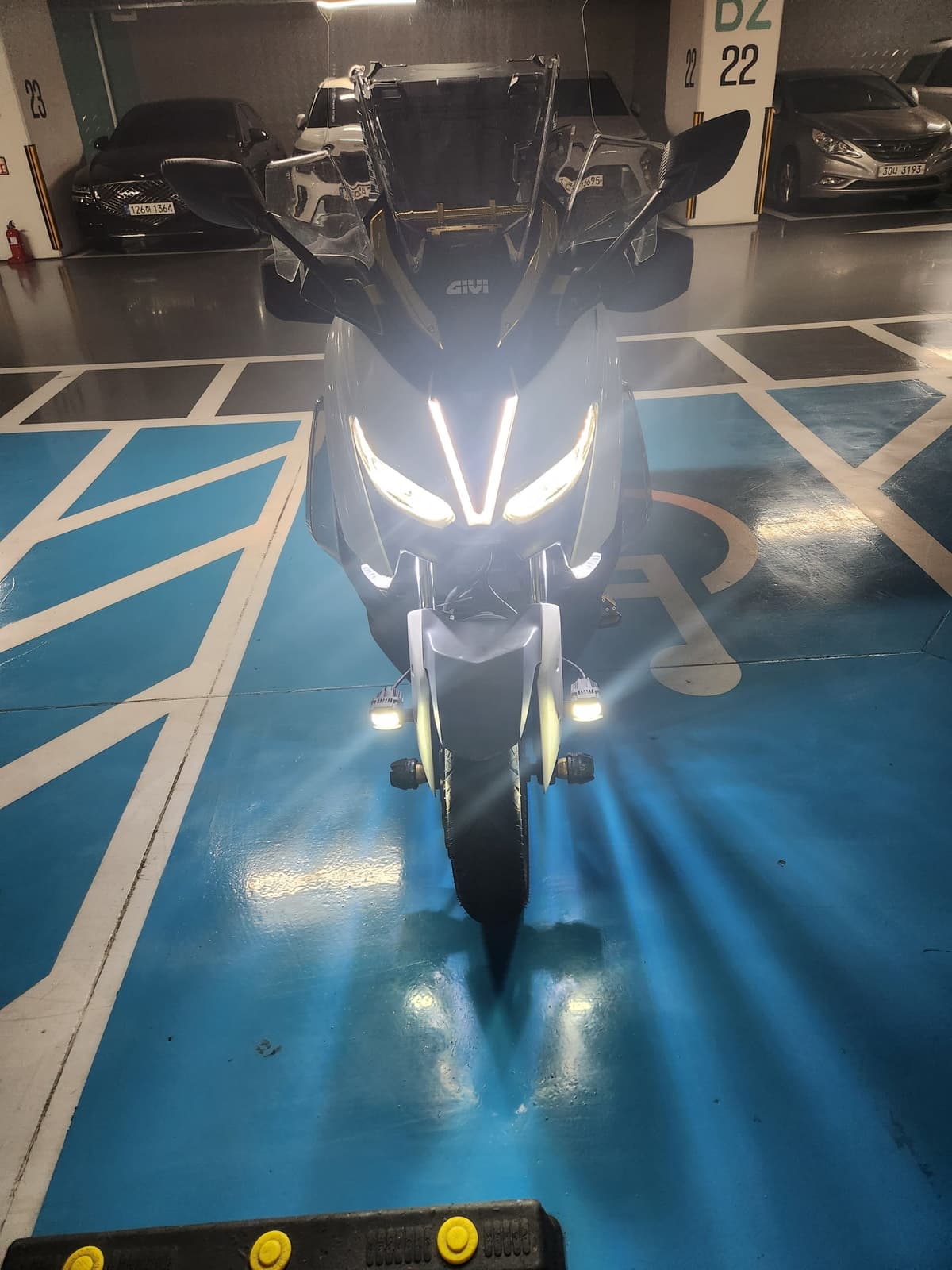 야마하 XMAX 300 ABS 3