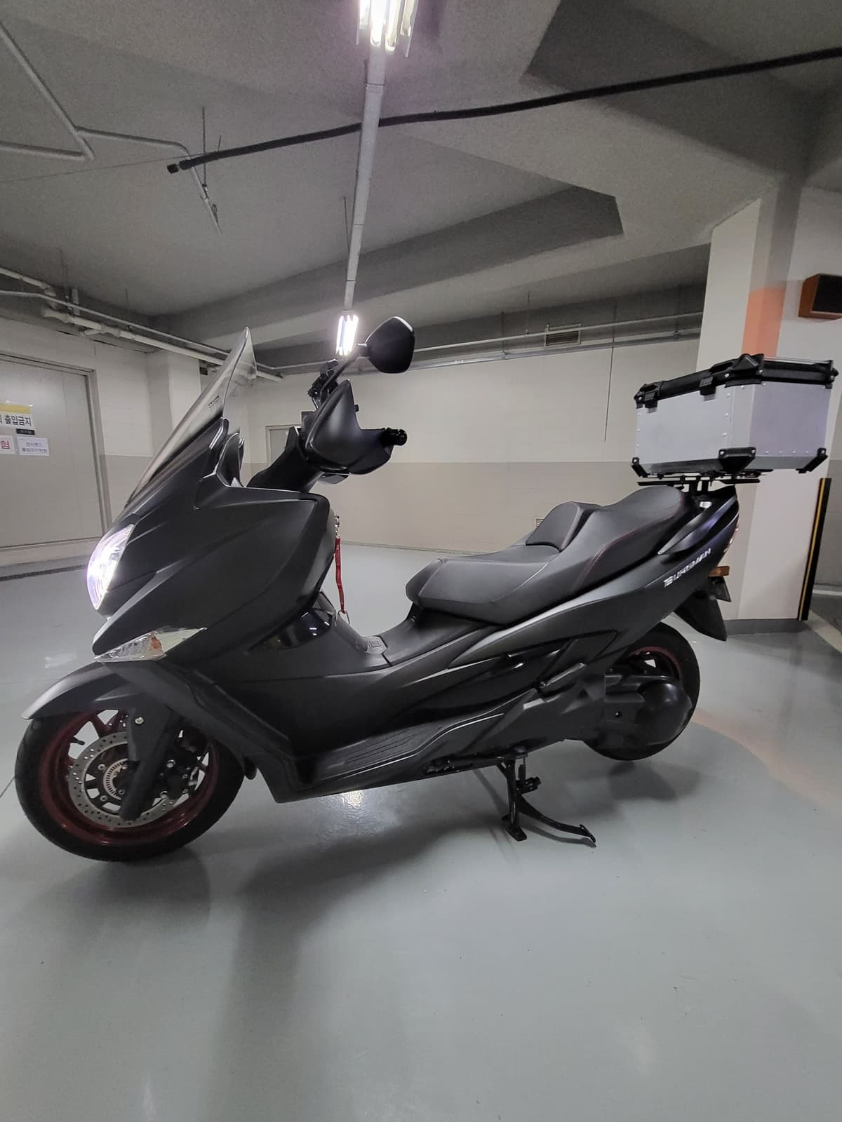 스즈키 버그만 400 ABS 2