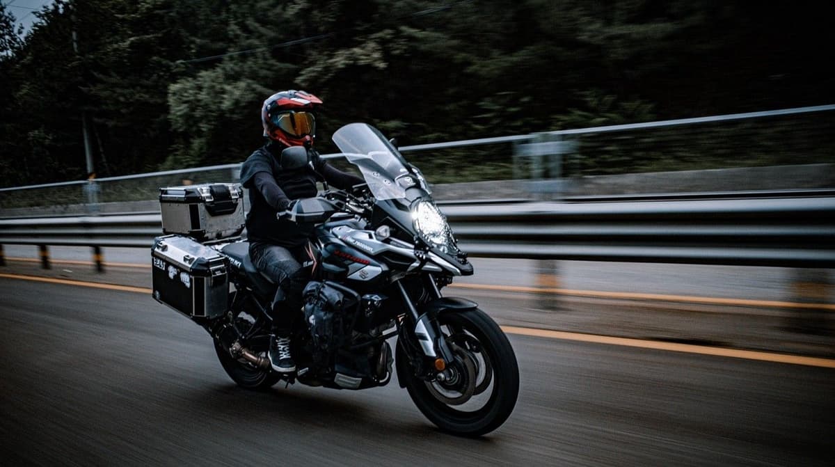 스즈키 브이스트롬 1000 XT 1