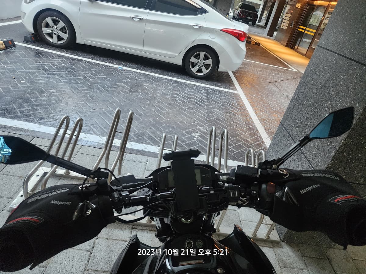 스즈키 GSX S 125 more