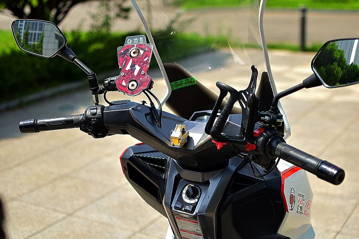 케이앤씨모터스 이지맥스 300 ABS more