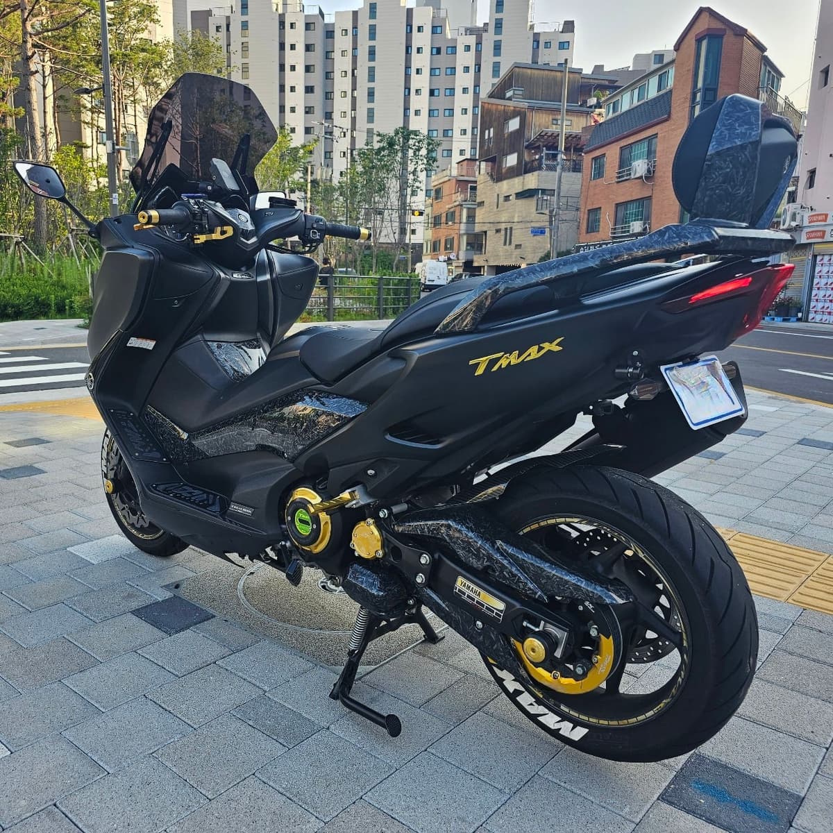 야마하 TMAX 560 2