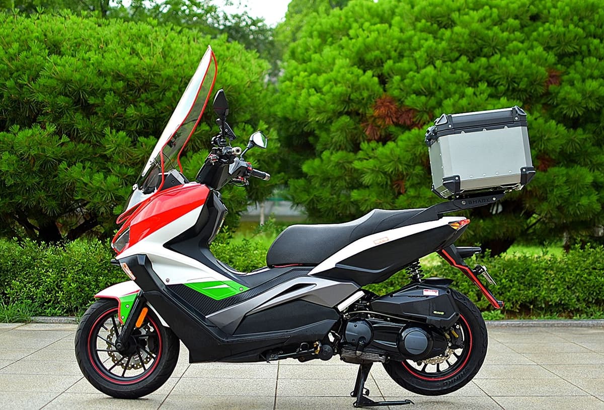 케이앤씨모터스 이지맥스 300 ABS 2