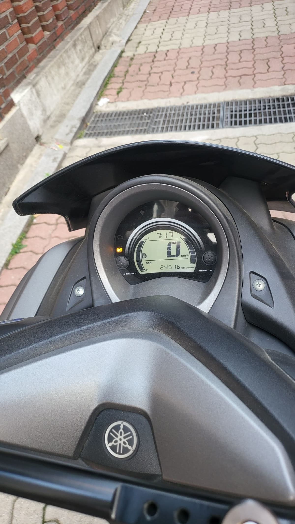 야마하 NMAX 125 5