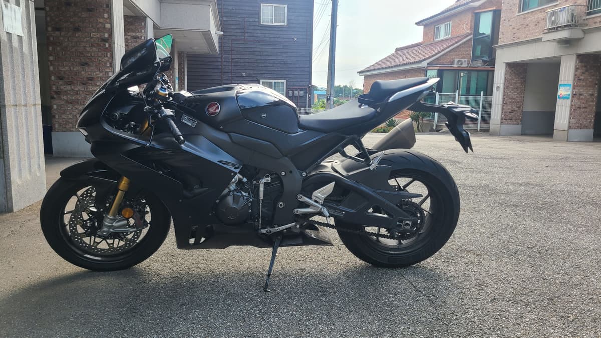 혼다 CBR 1000 RR-R 파이어블레이드 SP 2