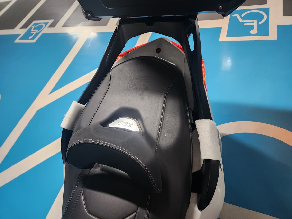 야마하 XMAX 300 ABS 7