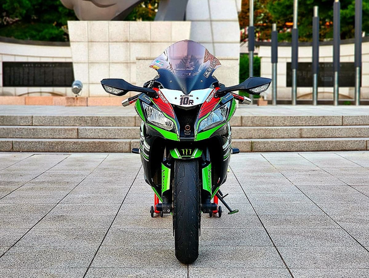 가와사키 닌자 ZX 10 R 2