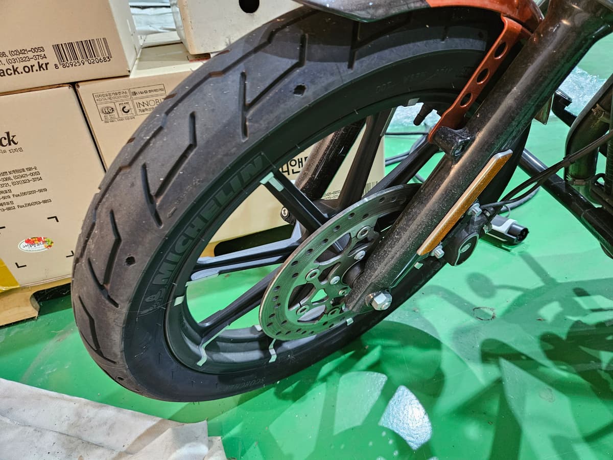 할리데이비슨 아이언 883 9