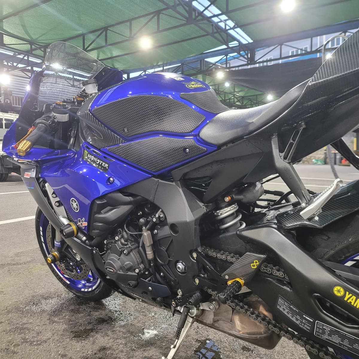 야마하 YZF R1 2