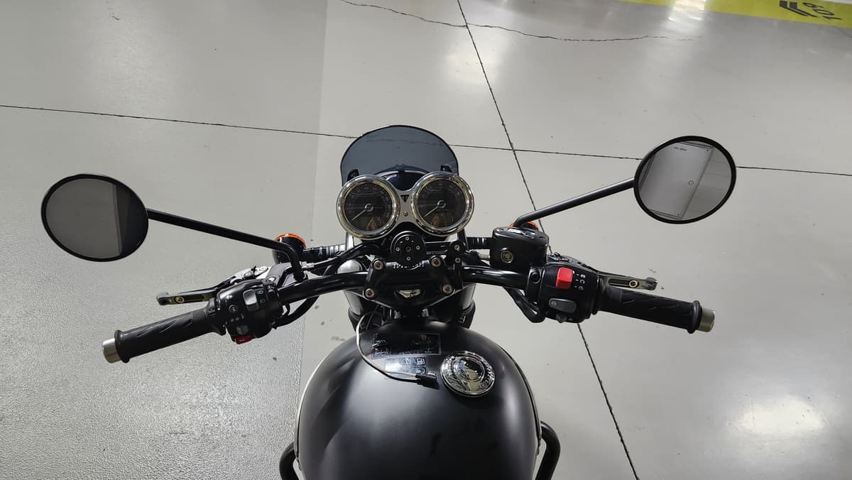 트라이엄프 본네빌 T120 블랙 more