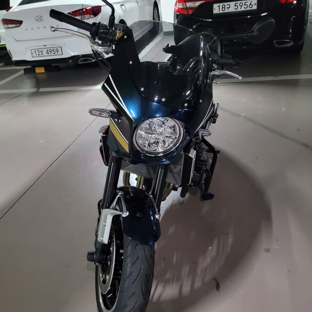 가와사키 Z 900 RS 3