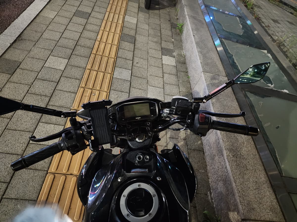 스즈키 GSX S 125 more