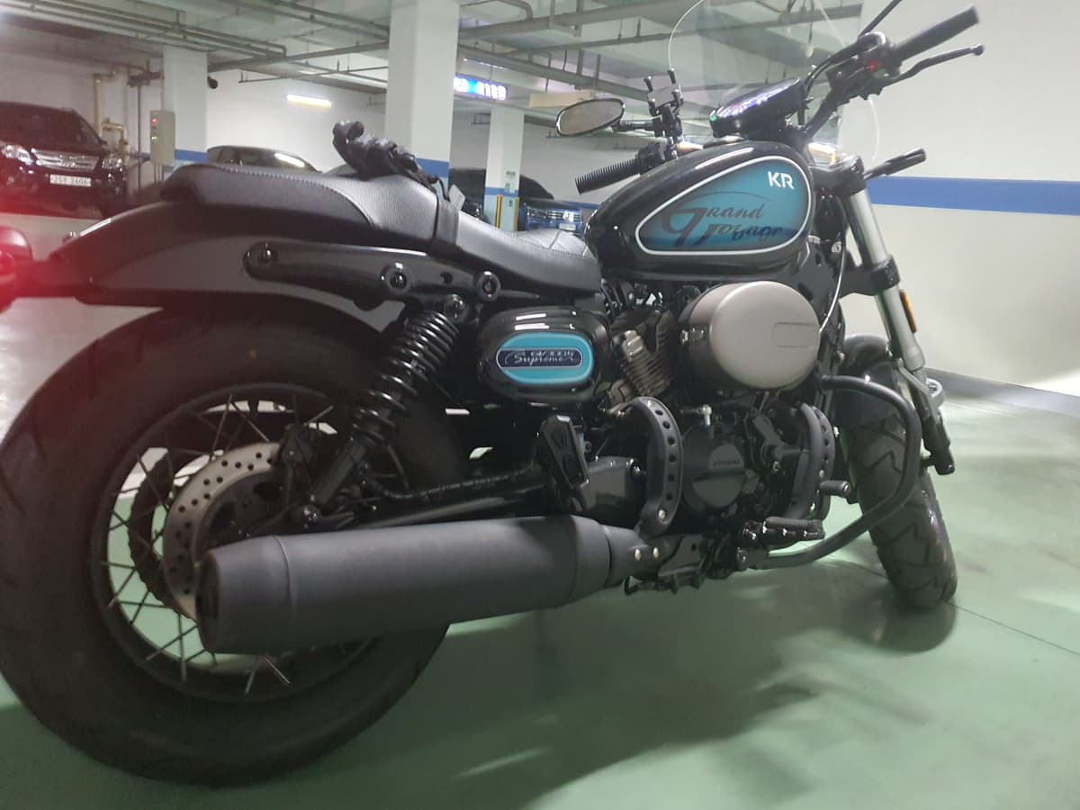 KR모터스 아퀼라 300 SS 9