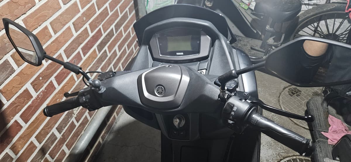 야마하 NMAX 125 more