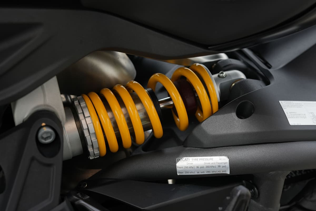 두카티 X 디아벨 블랙스타 17