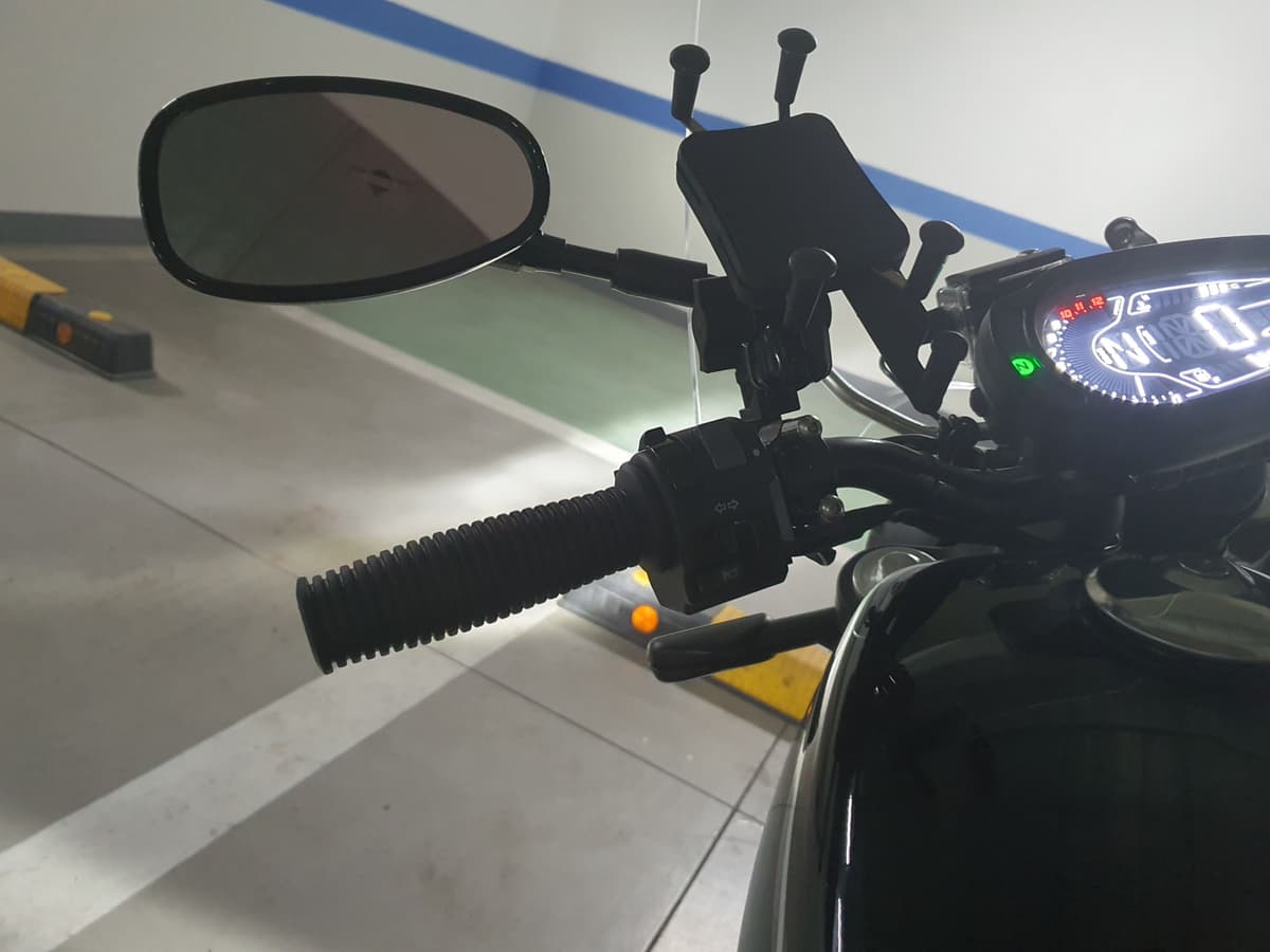 KR모터스 아퀼라 300 SS 11