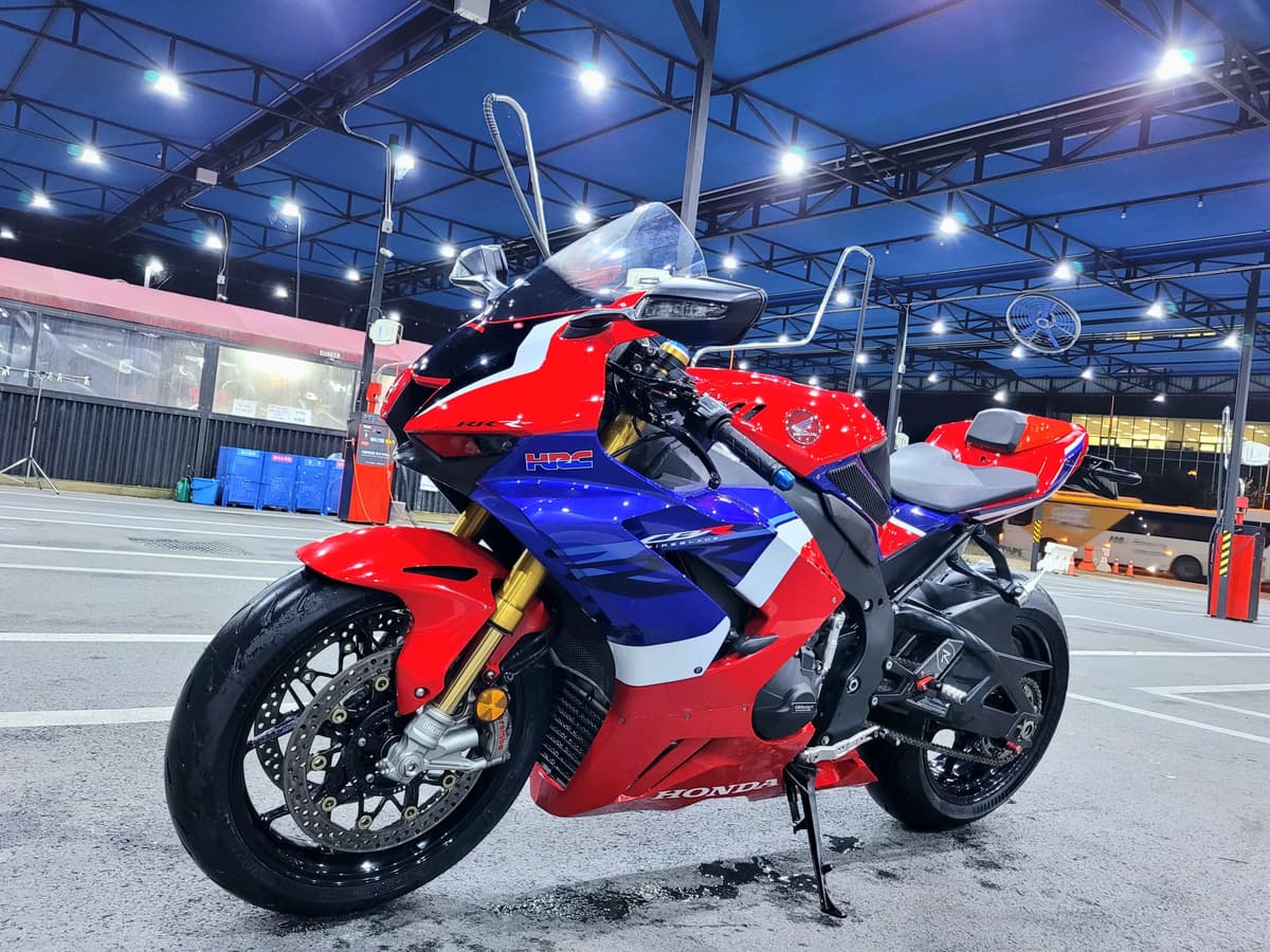 혼다 CBR 1000 RR-R 파이어블레이드 SP 2