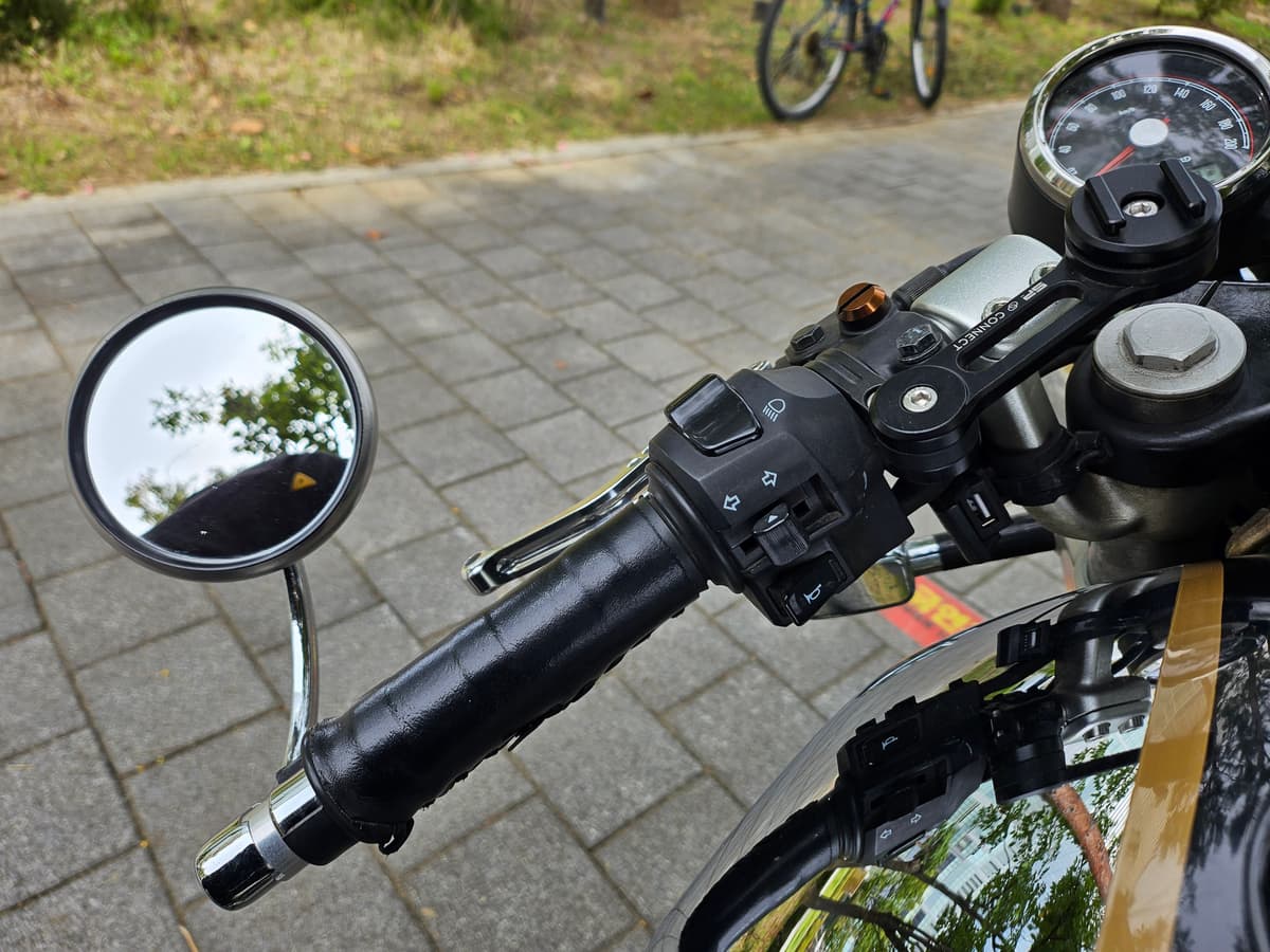 로얄엔필드 컨티넨탈 GT 650 more