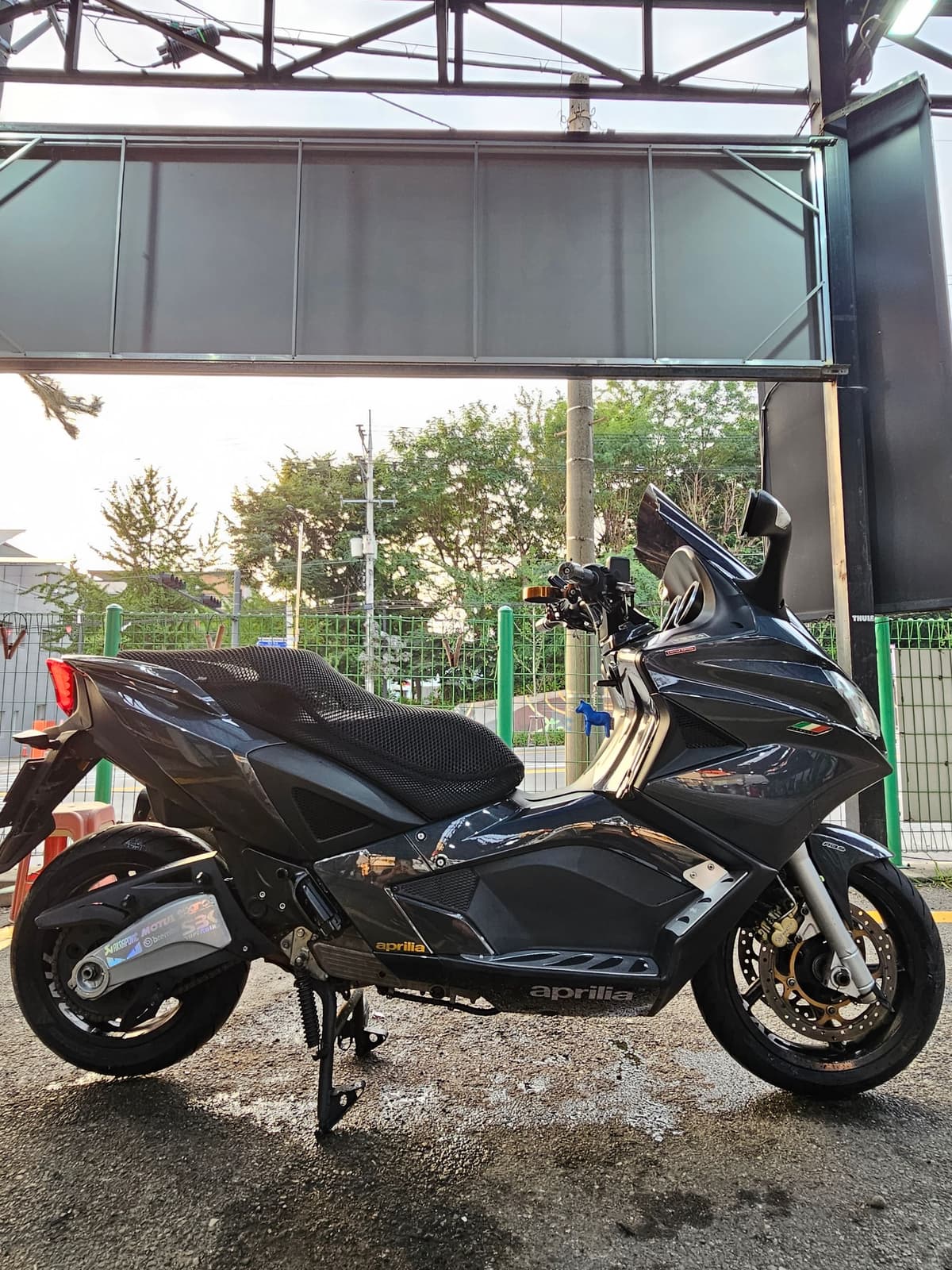 아프릴리아 SRV 850 2