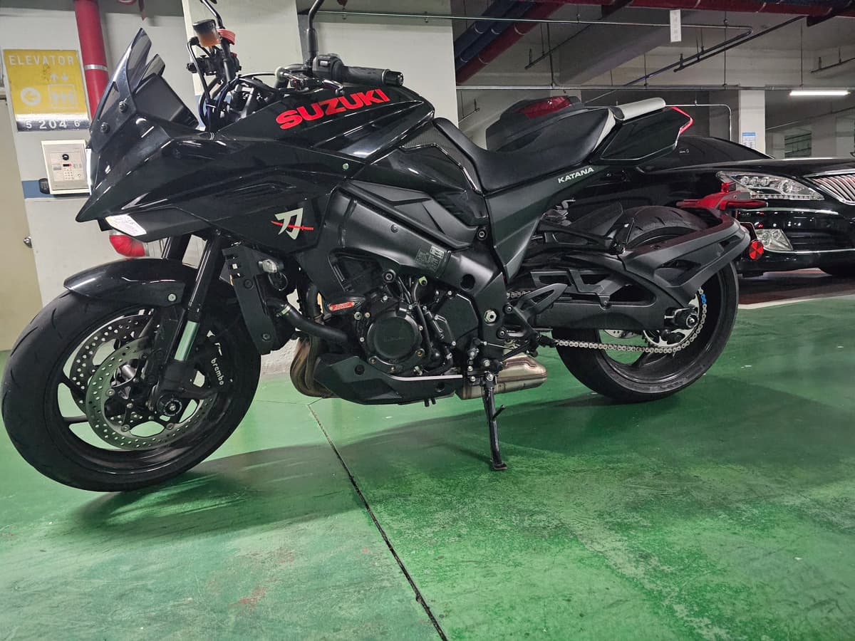 스즈키 카타나 1000 2