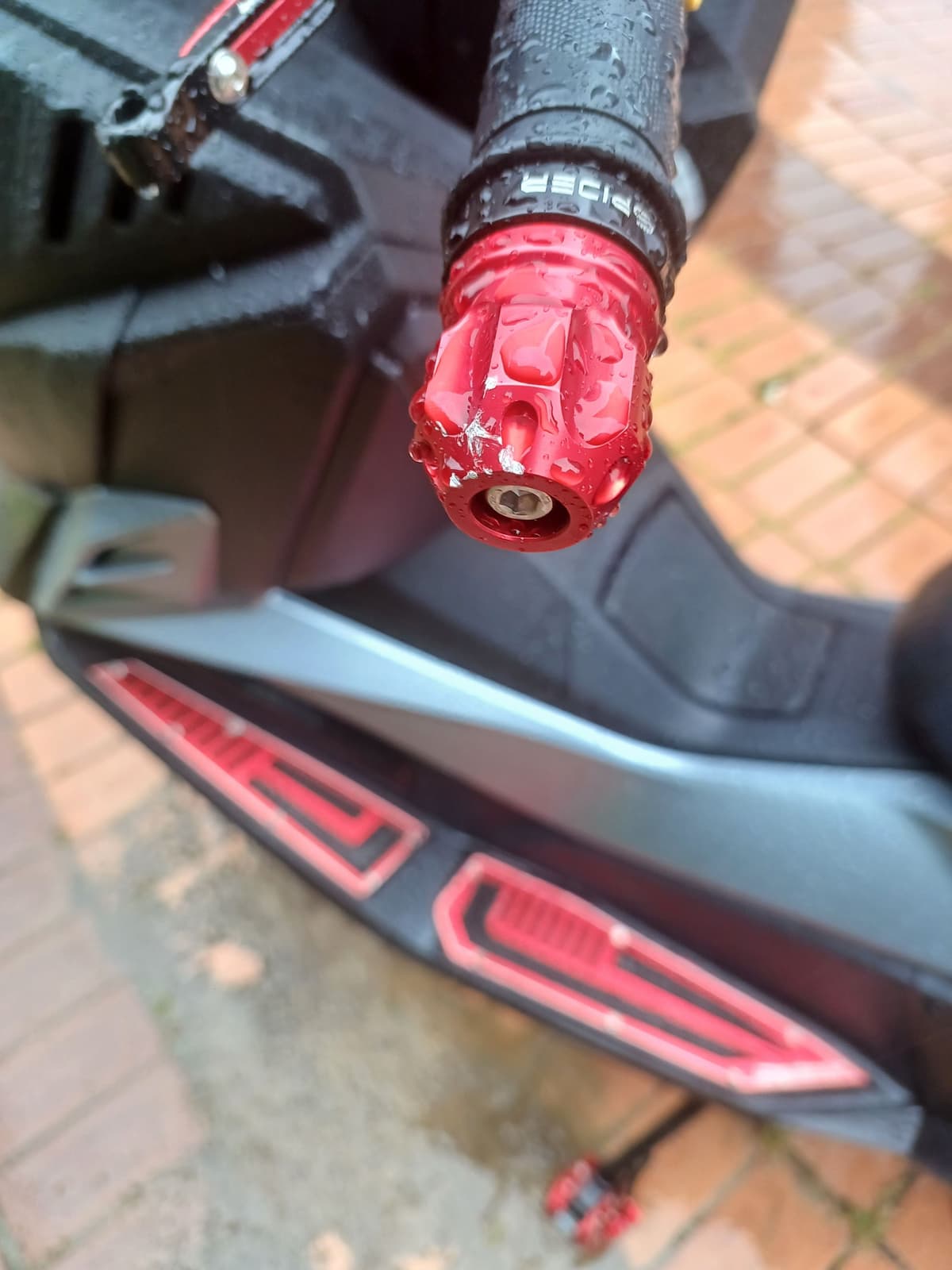 SYM 크루심 300 알파 ABS 12