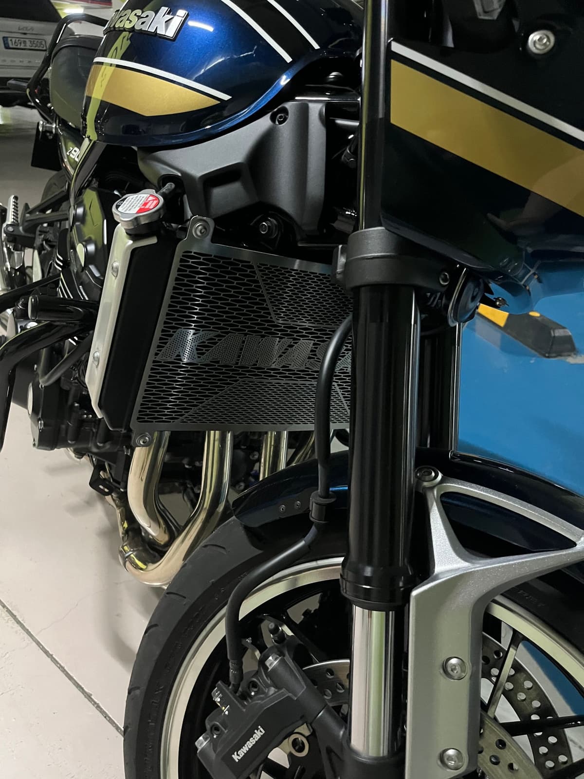 가와사키 Z 900 RS 12