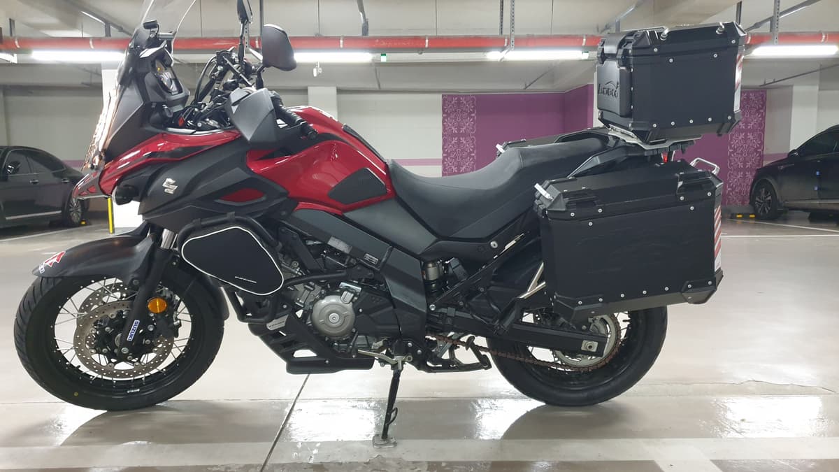 스즈키 브이스트롬 650 XT 2