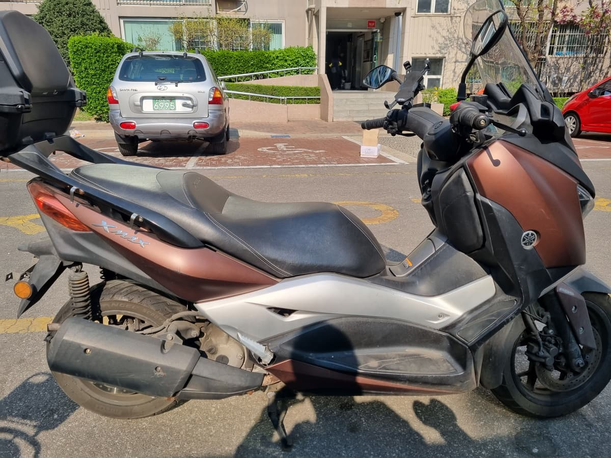 야마하 XMAX 300 ABS 1