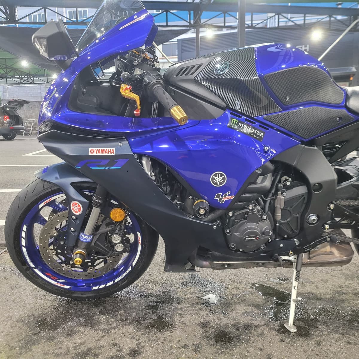 야마하 YZF R1 7