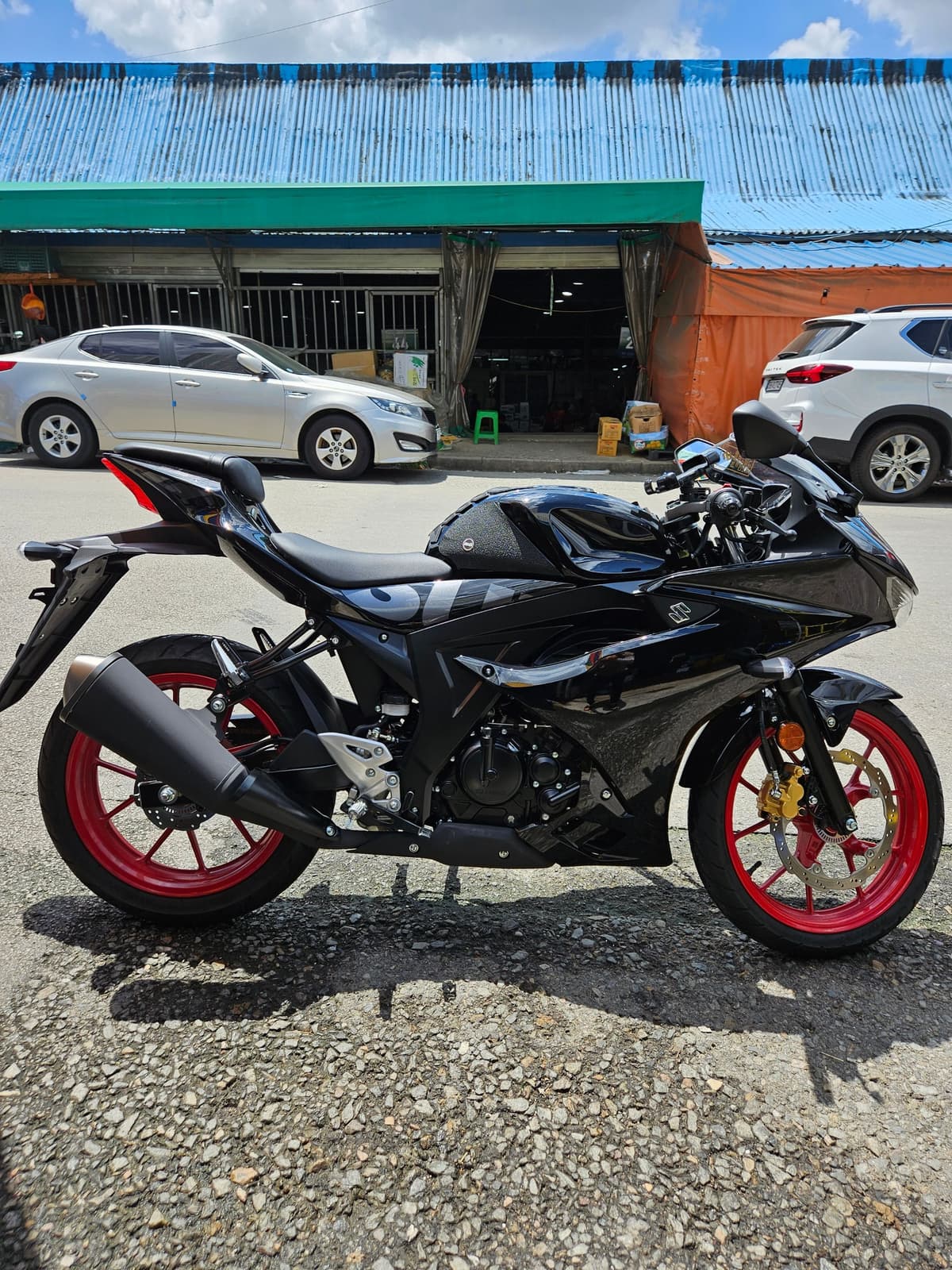 스즈키 GSX R 125 ABS 1