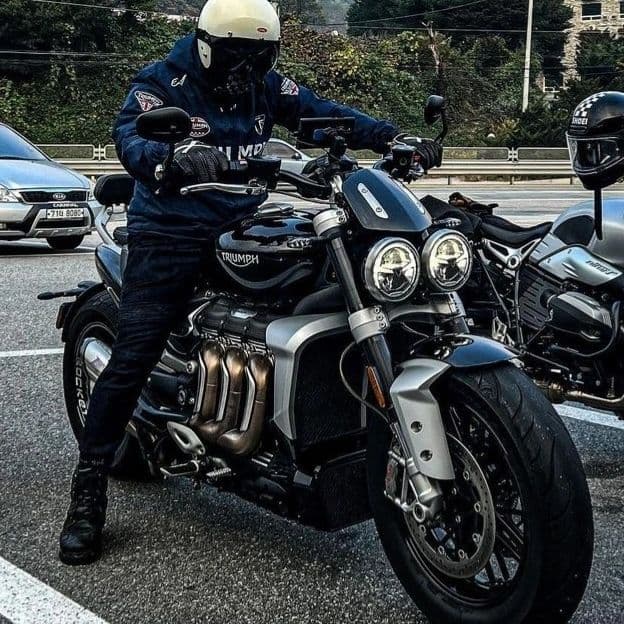 트라이엄프 로켓III R 12