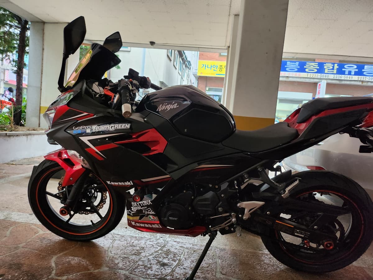 가와사키 닌자 400 ABS 2