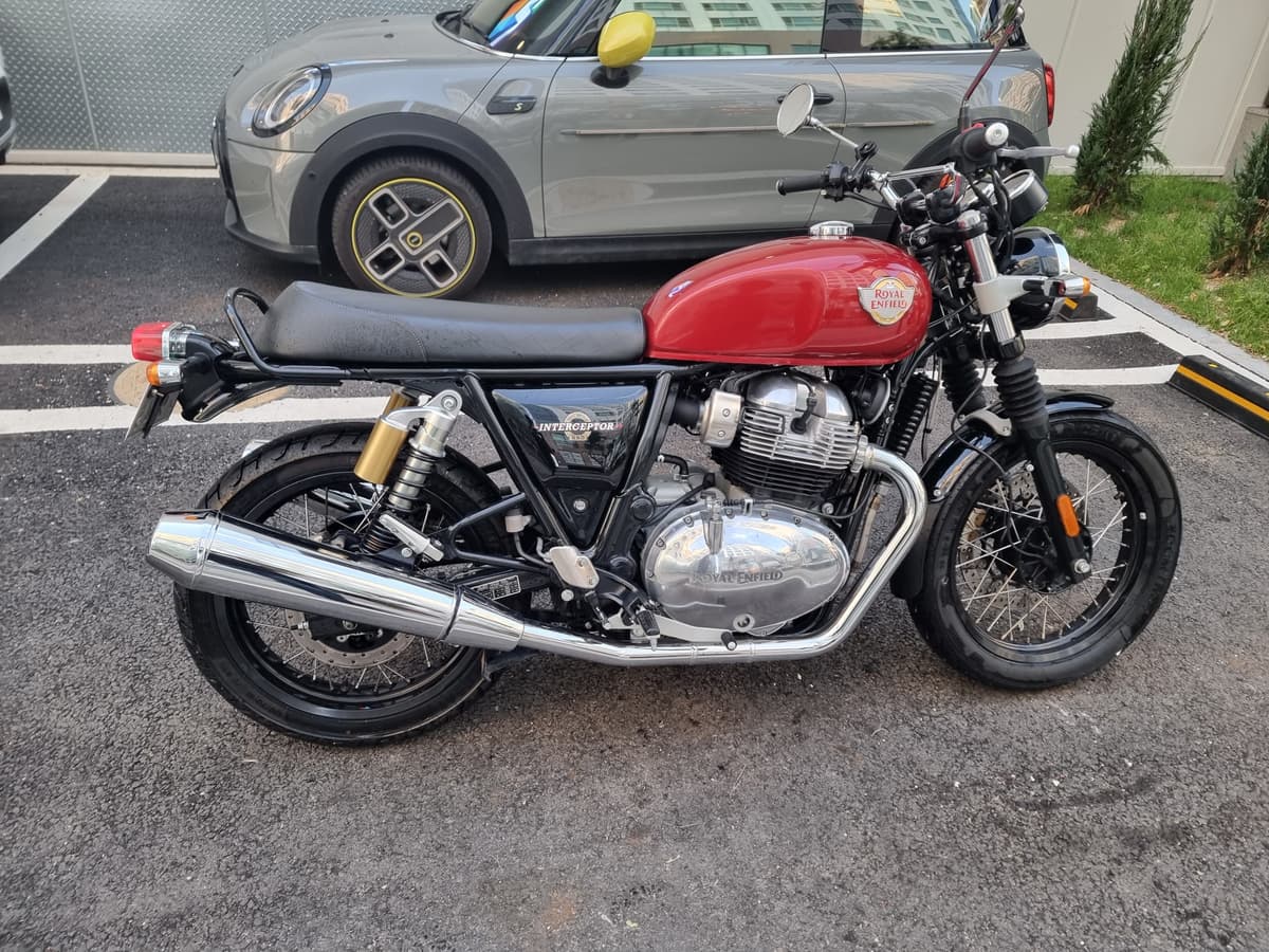 로얄엔필드 인터셉터 650 1
