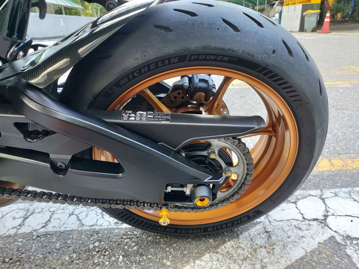 스즈키 GSX R 1000 R 블랙 에디션 9