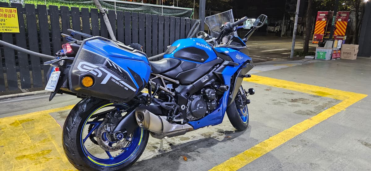 스즈키 GSX S 1000 GT 10