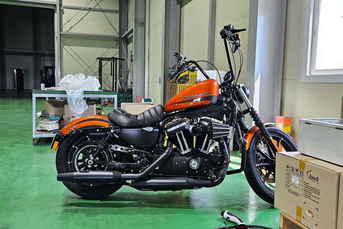 할리데이비슨 아이언 883 1