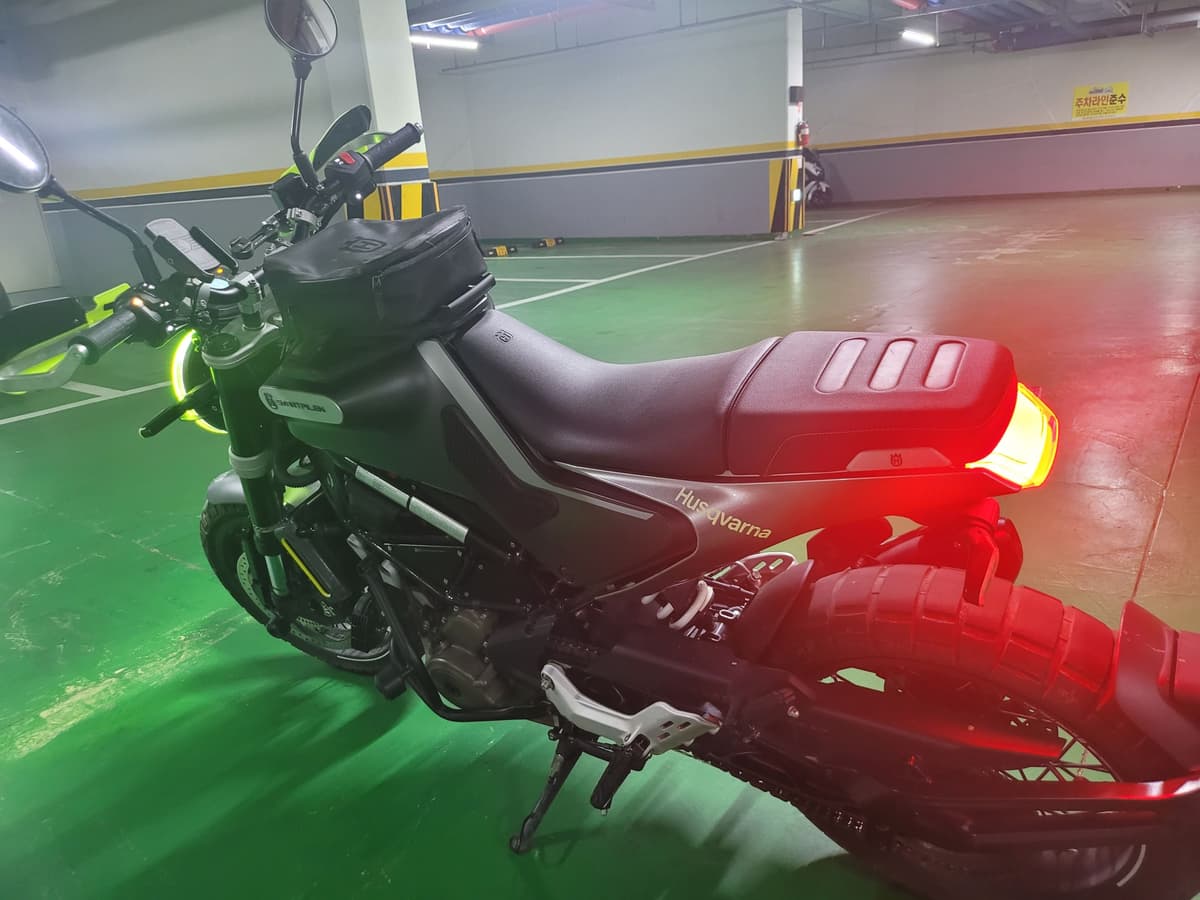 허스크바나 스바르트필렌 250 3