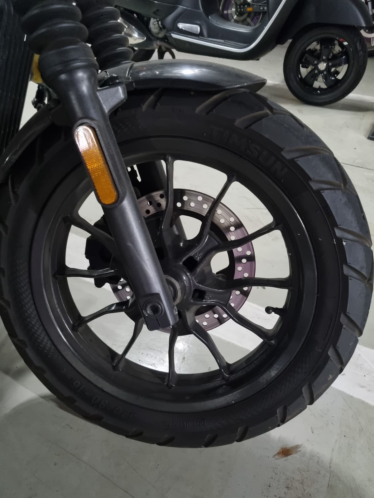 KR모터스 아퀼라 125 9