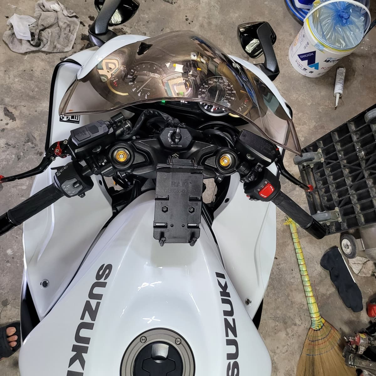 스즈키 하야부사 more