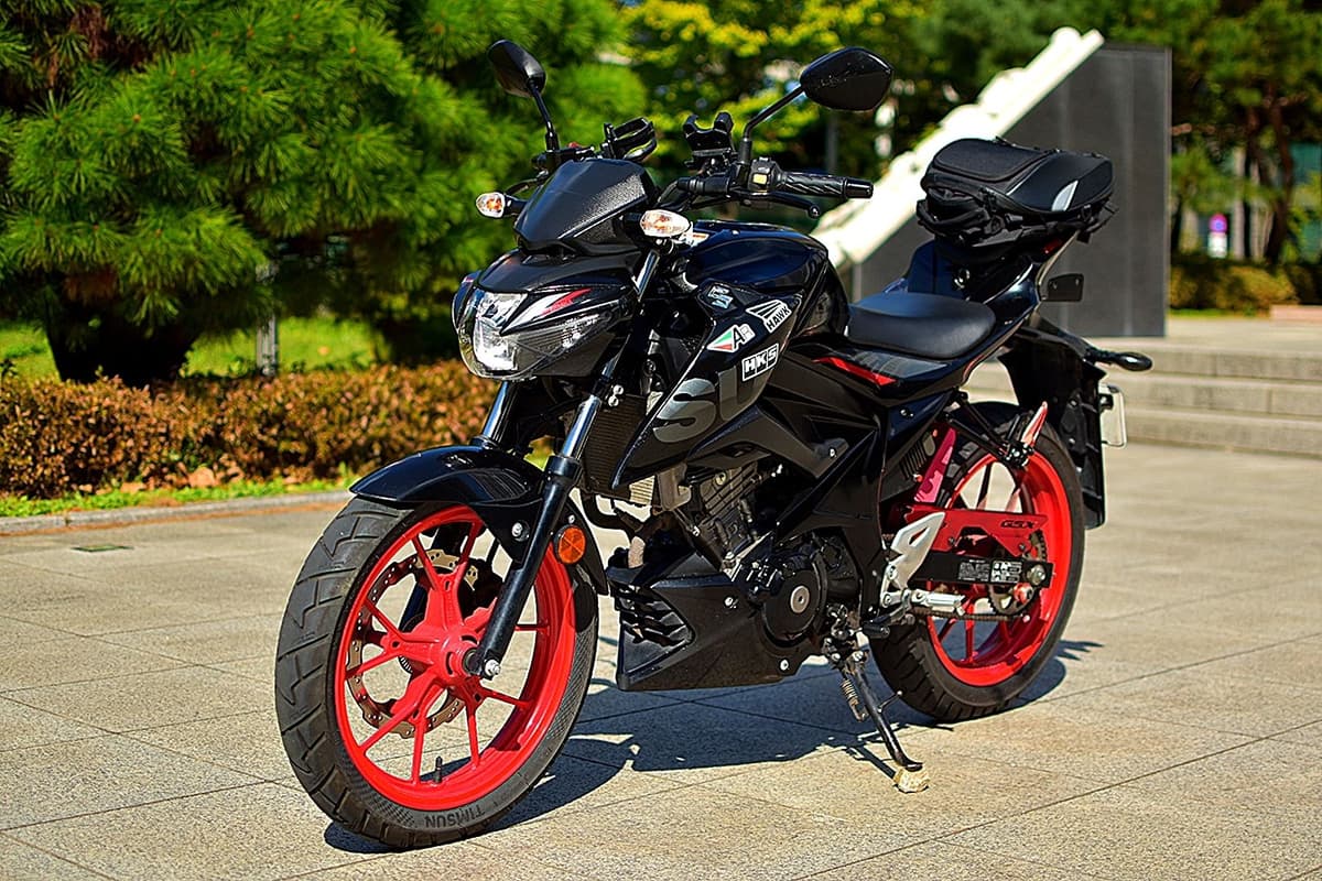 스즈키 GSX S 125 12