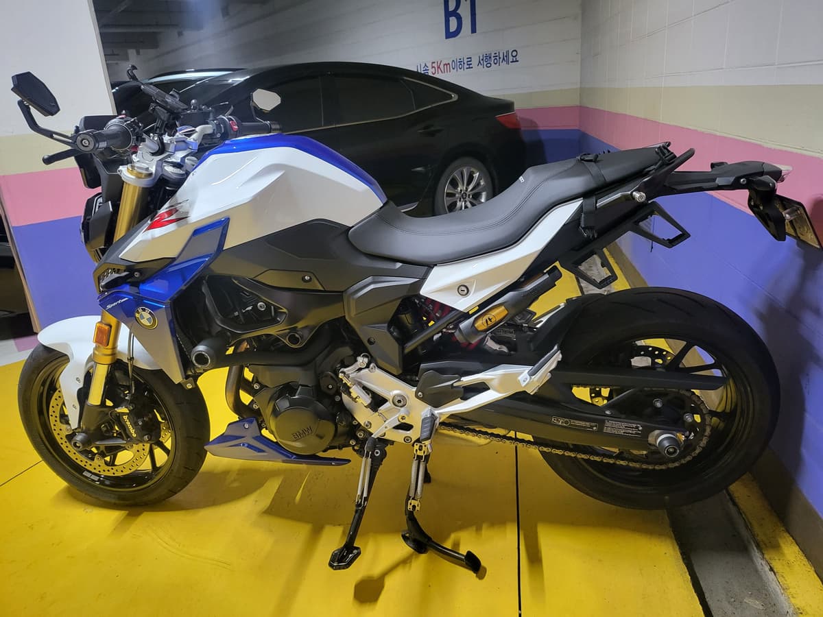 BMW F 900 R 2