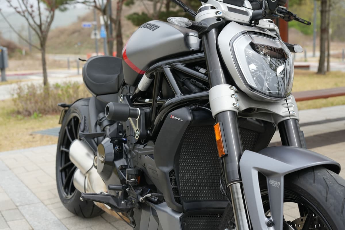 두카티 X 디아벨 블랙스타 16