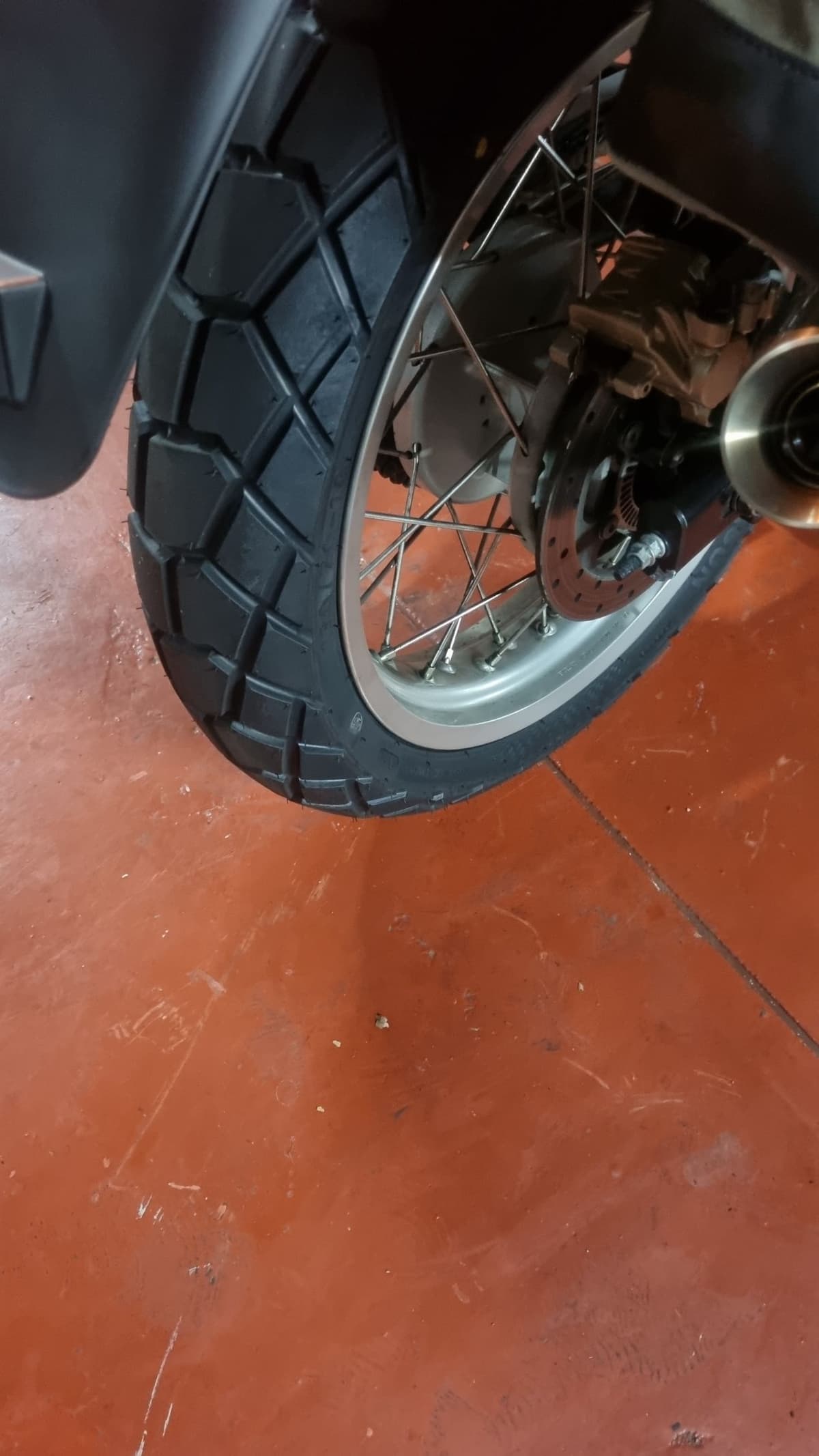 로얄엔필드 컨티넨탈 GT 650 9