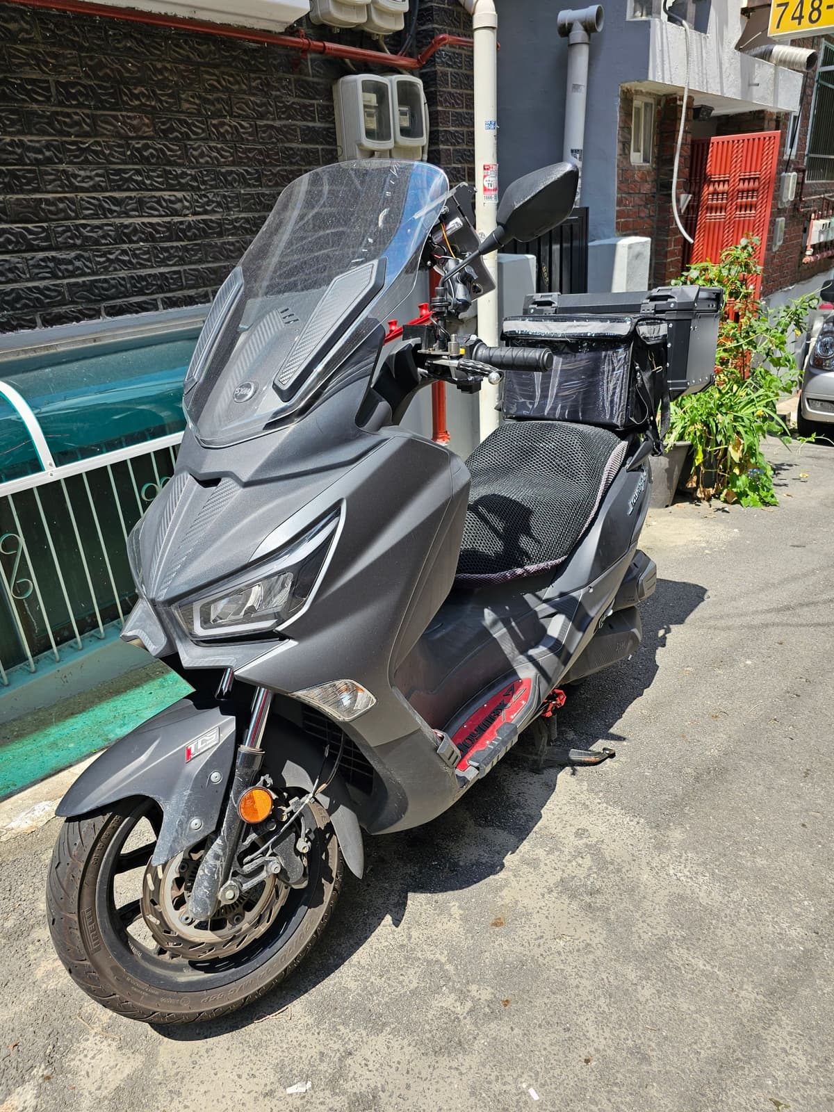 SYM 조이맥스 Z 300 플러스 ABS 2