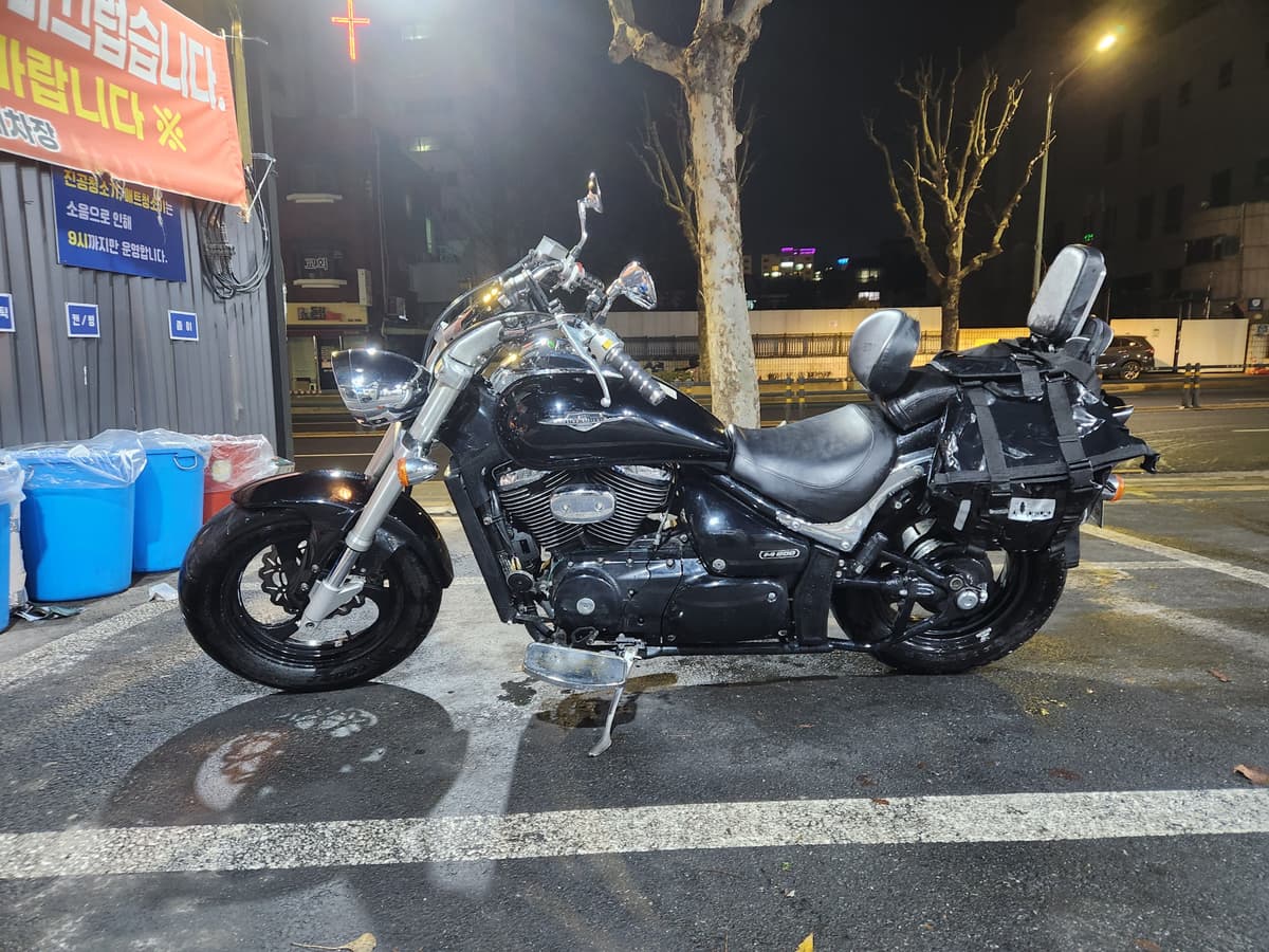 스즈키 인트루더 M 800 2