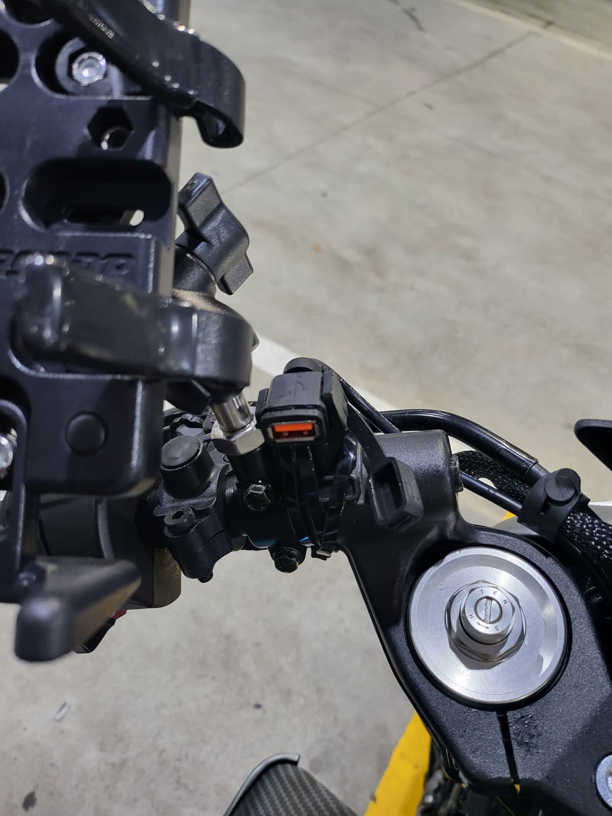 CF모토 CLX 700 스포츠 12