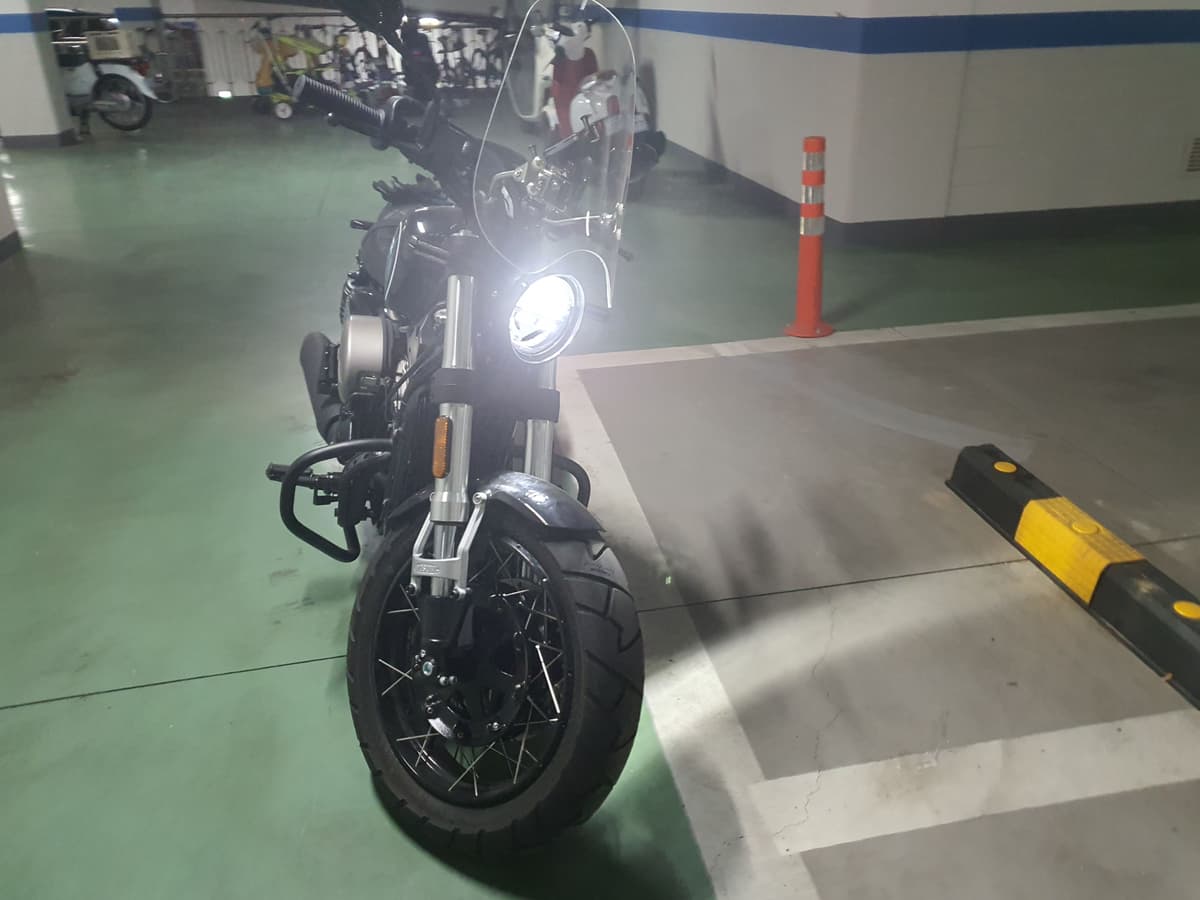 KR모터스 아퀼라 300 SS 3