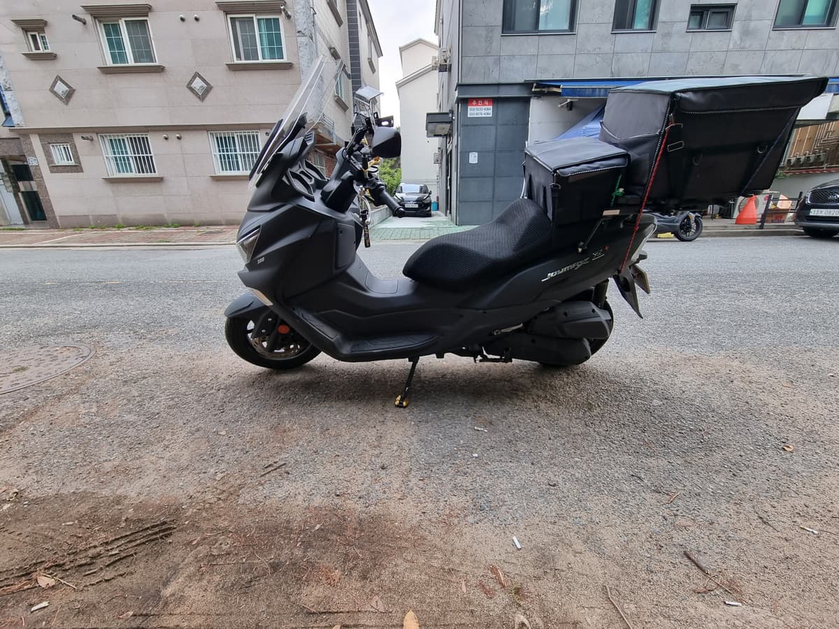 SYM 조이맥스 Z 300 플러스 ABS 2