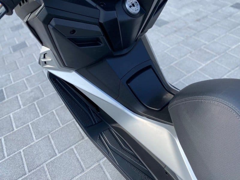 SYM 크루심 300 알파 ABS 4