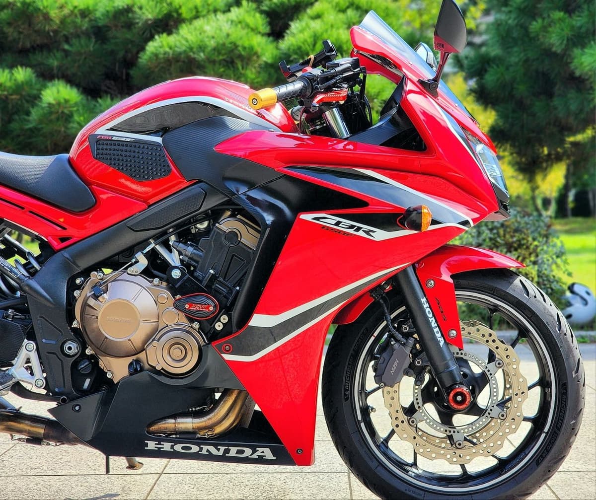 혼다 CBR 650 F 7